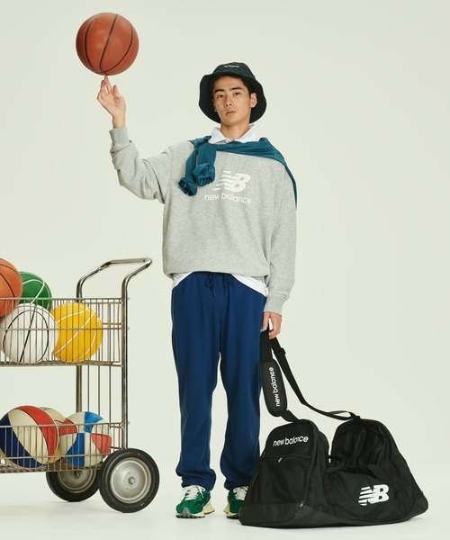 NEW BALANCE（ニューバランス）の「Sport Essentials Stacked Logo スウェットクルー（スウェット・メンズ・ブラック/ライトグレー/ネイビー・XX-LARGE/X-LARGE/LARGE/MEDIUM/SMALL）」の22枚目の写真
