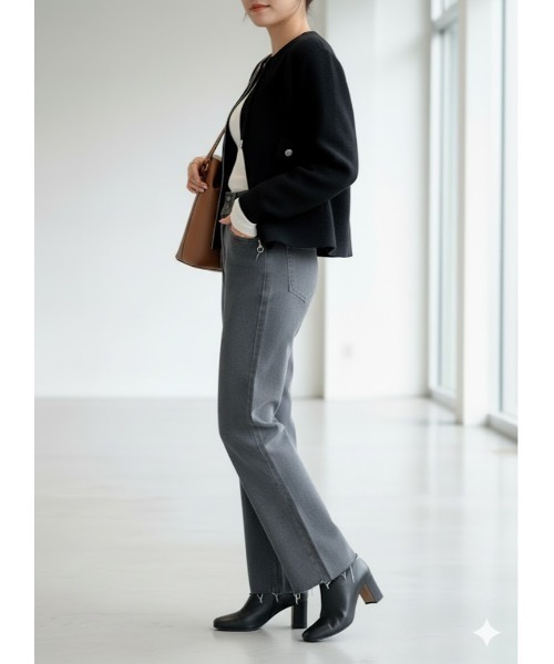 Day and Grade（デイアンドグレイド）の「ハイウエスト カットオフ ワイドストレートデニム（チャコールグレー/フリンジ）（デニムパンツ・レディース・チャコールグレー・MEDIUM/SMALL/LARGE）」の2枚目の写真