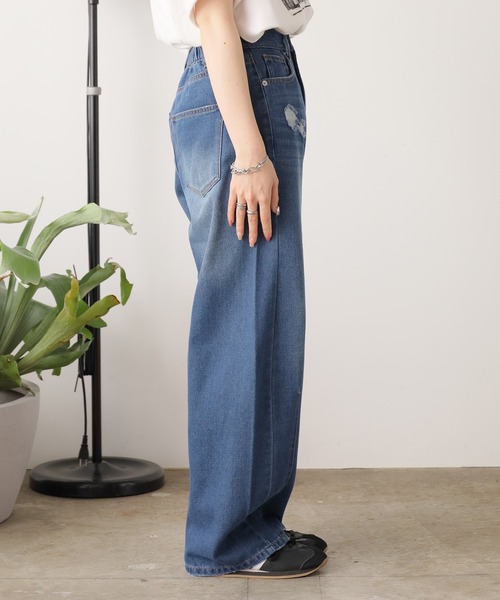 AO2(アオズ)の「Damage Curve Denim / ダメージ加工 カーブデニムパンツ(デニムパンツ・レディース・ライトブルー/ネイビー/ホワイト・M/S)」の19枚目の写真