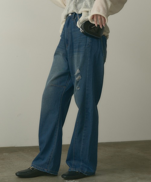 AO2(アオズ)の「Damage Curve Denim / ダメージ加工 カーブデニムパンツ(デニムパンツ・レディース・ライトブルー/ネイビー/ホワイト・M/S)」の13枚目の写真
