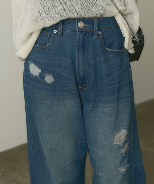 AO2(アオズ)の「Damage Curve Denim / ダメージ加工 カーブデニムパンツ(デニムパンツ・レディース・ライトブルー/ネイビー/ホワイト・M/S)」の15枚目の写真