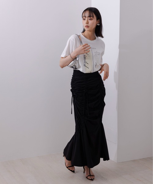 Eimee Law（エイミーロウ）の「2トーンニュアンスロゴTシャツ（Tシャツ/カットソー・レディース・スミクロ/オフホワイト・38）」の4枚目の写真