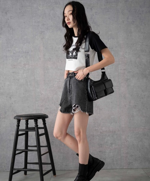 WEGO（ウィゴー）の「WEGO/ダメージデニムショートパンツ（デニムパンツ・レディース・ライトインディゴブルー/ブラック系その他/ブルー系1・X-SMALL/SMALL/MEDIUM）」の14枚目の写真