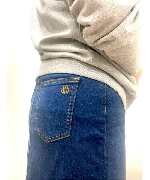 BROOKS BROTHERS(ブルックスブラザーズ)の「コットン ストレッチ ファイブポケット デニム ミディスカート(デニムスカート・レディース・ブルー・0/2/4/6/8)」の18枚目の写真
