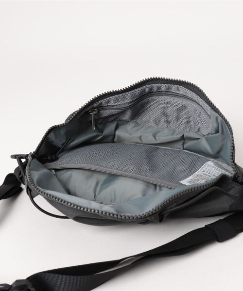 THE NORTH FACE(ザノースフェイス)の「【THE NORTH FACE/ザ ノースフェイス】TERRA LUMBAR 3L(ボディバッグ/ウエストポーチ・メンズ・カーキブラウン/ブラック×グレー・FREE)」の5枚目の写真