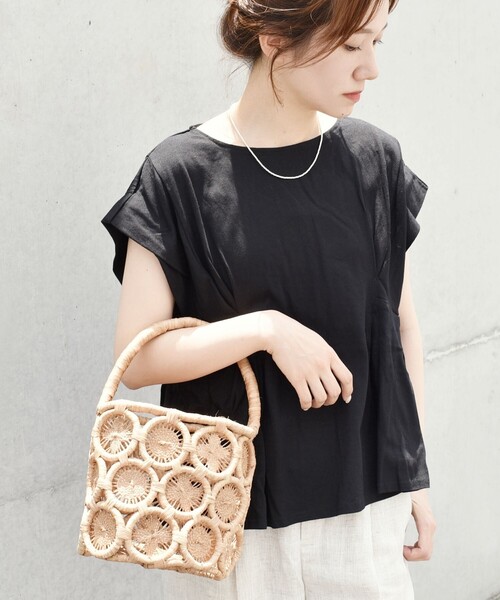 quaranciel（カランシエル）の「quaranciel:〈手洗い可能〉ウエストシェイプ フレンチスリーブ TEE（Tシャツ/カットソー・レディース・ホワイト/ブラック/カーキ・ONE SIZE）」の2枚目の写真