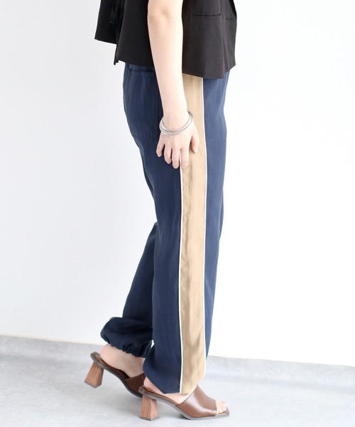 cepo（セポ）の「シアードロストサイドラインパンツ　〈セットアップ可能〉（その他パンツ・レディース・ブラック/オフホワイト/ネイビー・M）」の3枚目の写真