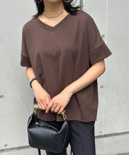 Emma Taylor(エマテイラー)の「ネックが選べる!ライトダンボールダブルスリーブプルオーバー(Tシャツ/カットソー・レディース・ベージュ/ホワイト/ブラウン/チャコールグレー/ブラック/ネイビー/ブラック系その他/グレー系その他/ブラウン系その他/ベージュ系その他/ホワイト系その他・FREE)」の8枚目の写真