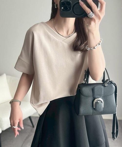 Emma Taylor(エマテイラー)の「ネックが選べる!ライトダンボールダブルスリーブプルオーバー(Tシャツ/カットソー・レディース・ベージュ/ホワイト/ブラウン/チャコールグレー/ブラック/ネイビー/ブラック系その他/グレー系その他/ブラウン系その他/ベージュ系その他/ホワイト系その他・FREE)」の10枚目の写真