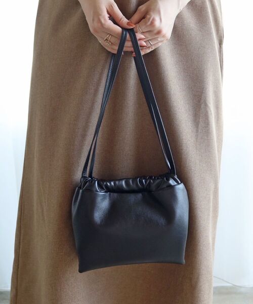 le.coeur blanc(ルクールブラン)の「フラワードロストバッグ(ショルダーバッグ・レディース・シルバー/ブラック・FREE)」の16枚目の写真