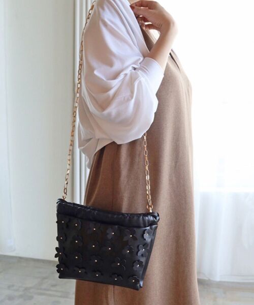 le.coeur blanc(ルクールブラン)の「フラワードロストバッグ(ショルダーバッグ・レディース・シルバー/ブラック・FREE)」の18枚目の写真