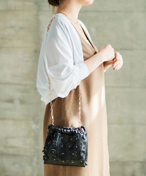 le.coeur blanc(ルクールブラン)の「フラワードロストバッグ(ショルダーバッグ・レディース・シルバー/ブラック・FREE)」の20枚目の写真