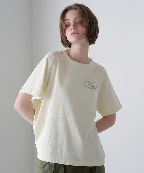 AVIREX(アヴィレックス)の「OPEN NECK BACK TACK FADEWASH T-SHIRT/オープンネック バックタック フェイドウォッシュTシャツ(Tシャツ/カットソー・レディース・レッド/チャコールグレー/アイボリー・F)」の1枚目の写真