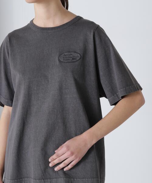 AVIREX(アヴィレックス)の「OPEN NECK BACK TACK FADEWASH T-SHIRT/オープンネック バックタック フェイドウォッシュTシャツ(Tシャツ/カットソー・レディース・レッド/チャコールグレー/アイボリー・F)」の21枚目の写真