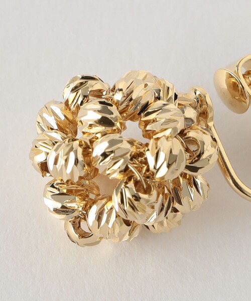 green label relaxing(グリーンレーベルリラクシング)の「カットビーズ ボール イヤリング(イヤリング・レディース・ゴールド/シルバー・FREE)」の8枚目の写真