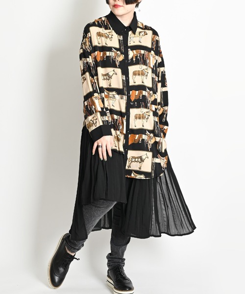 MARAI(マーライ)の「馬柄 シアーシャツ チュニック 裾プリーツ 総柄(シャツ/ブラウス・レディース・ブラック・FREE)」の7枚目の写真