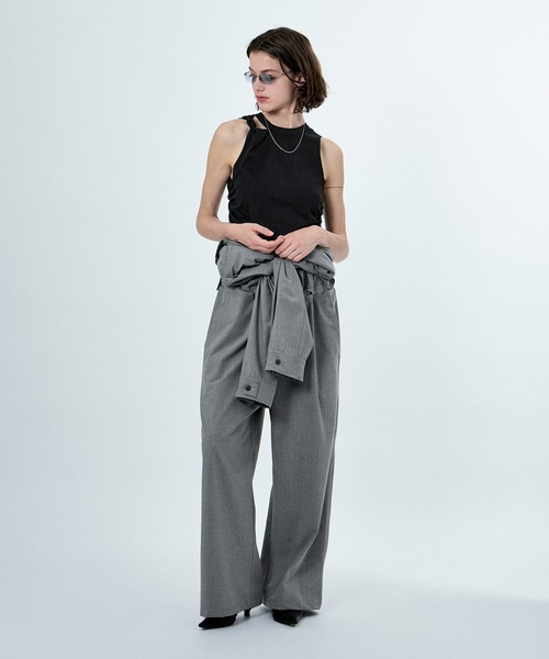 M TO R(ムウトアール)の「NO-SLEEVE KNOT DEZIGN TOPS(タンクトップ・レディース・ブラック/レッド/ライトグレー・40/38)」の8枚目の写真