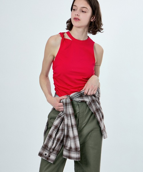 M TO R(ムウトアール)の「NO-SLEEVE KNOT DEZIGN TOPS(タンクトップ・レディース・ブラック/レッド/ライトグレー・40/38)」の15枚目の写真