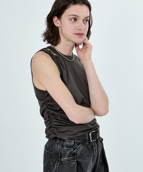 M TO R(ムウトアール)の「NO-SLEEVE KNOT DEZIGN TOPS(タンクトップ・レディース・ブラック/レッド/ライトグレー・40/38)」の19枚目の写真