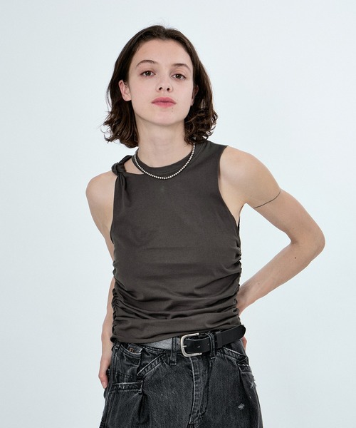 M TO R(ムウトアール)の「NO-SLEEVE KNOT DEZIGN TOPS(タンクトップ・レディース・ブラック/レッド/ライトグレー・40/38)」の20枚目の写真