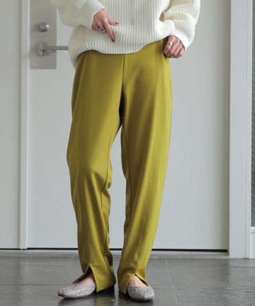 HUG.U（ハグユー）の「スリットパンツ（スウェットパンツ・レディース・ダークグリーン/オレンジ/ミント/チャコール/ライトグレー/ライム/ブラック/ブルーグリーン/スモークピンク/ライトベージュ・FREE）」の6枚目の写真