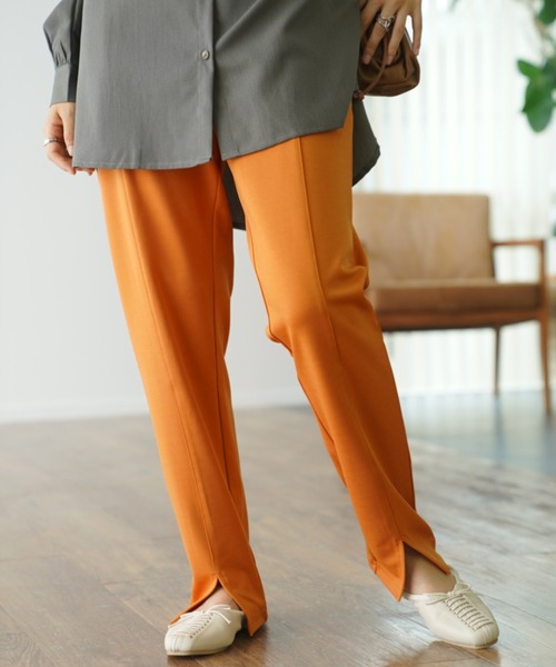 HUG.U（ハグユー）の「スリットパンツ（スウェットパンツ・レディース・ダークグリーン/オレンジ/ミント/チャコール/ライトグレー/ライム/ブラック/ブルーグリーン/スモークピンク/ライトベージュ・FREE）」の10枚目の写真