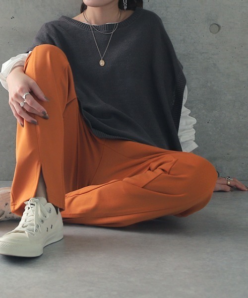 HUG.U（ハグユー）の「スリットパンツ（スウェットパンツ・レディース・ダークグリーン/オレンジ/ミント/チャコール/ライトグレー/ライム/ブラック/ブルーグリーン/スモークピンク/ライトベージュ・FREE）」の17枚目の写真