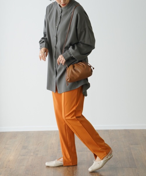 HUG.U（ハグユー）の「スリットパンツ（スウェットパンツ・レディース・ダークグリーン/オレンジ/ミント/チャコール/ライトグレー/ライム/ブラック/ブルーグリーン/スモークピンク/ライトベージュ・FREE）」の16枚目の写真