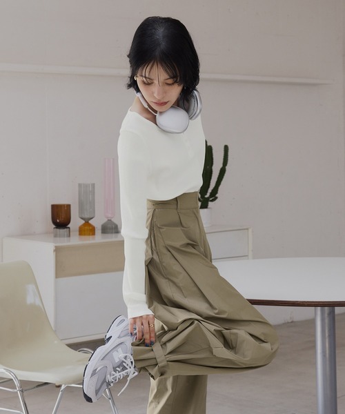 CHAN ME（チャンミ）の「ヘンリーネックプルオーバー（Tシャツ/カットソー・レディース・ホワイト/グレー/ベージュ/ブラック・MEDIUM/LARGE/X-LARGE）」の12枚目の写真