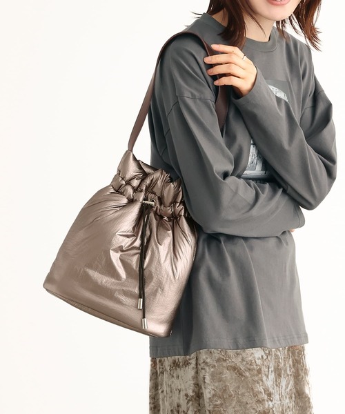 n'OrLABEL（ノアールレーベル）の「『パデッドデザイントートバッグ』（トートバッグ・レディース・シルバー/ブロンズ/ブラック・FREE）」の3枚目の写真