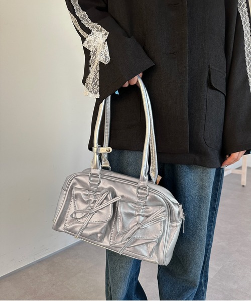 kutir（クティール）の「kutirlune／リボンポケットボストンバッグ（ボストンバッグ・レディース・シルバー/ブラック/レッド/ホワイト・FREE）」の7枚目の写真