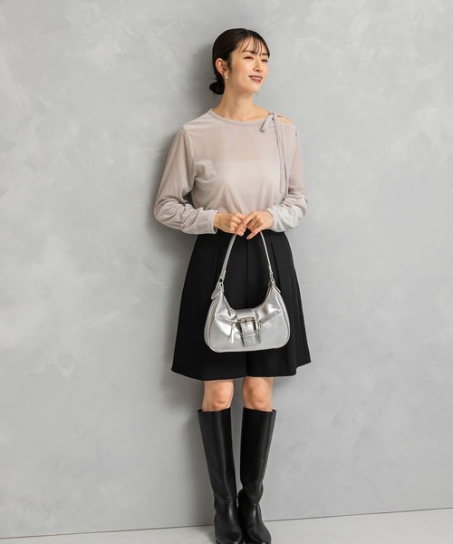 URBAN RESEARCH ROSSO WOMEN（アーバンリサーチ　ロッソ）の「シアーベロアスリットデザインカットソー（Tシャツ/カットソー・レディース・グリーン系その他/ベージュ系その他/ブラック・FREE）」の4枚目の写真