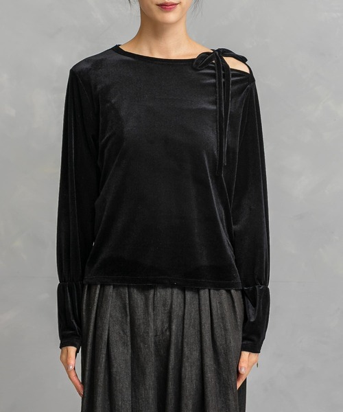 URBAN RESEARCH ROSSO WOMEN（アーバンリサーチ　ロッソ）の「シアーベロアスリットデザインカットソー（Tシャツ/カットソー・レディース・グリーン系その他/ベージュ系その他/ブラック・FREE）」の8枚目の写真