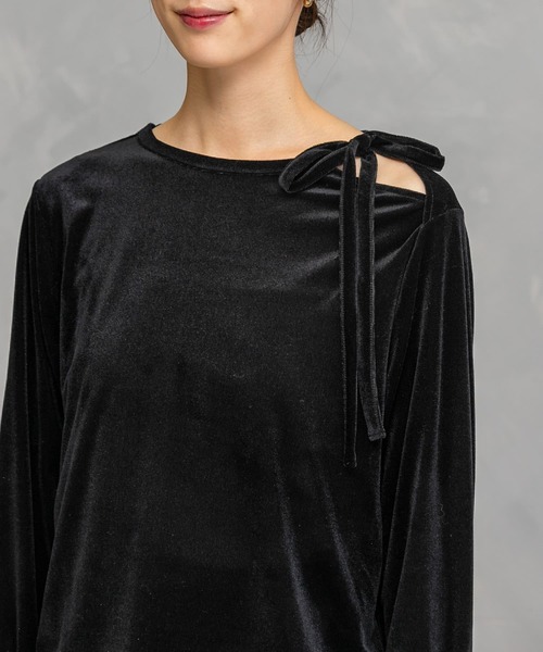 URBAN RESEARCH ROSSO WOMEN（アーバンリサーチ　ロッソ）の「シアーベロアスリットデザインカットソー（Tシャツ/カットソー・レディース・グリーン系その他/ベージュ系その他/ブラック・FREE）」の11枚目の写真