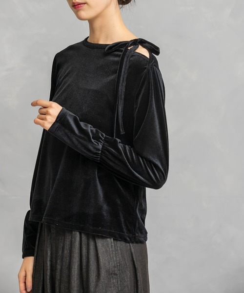 URBAN RESEARCH ROSSO WOMEN（アーバンリサーチ　ロッソ）の「シアーベロアスリットデザインカットソー（Tシャツ/カットソー・レディース・グリーン系その他/ベージュ系その他/ブラック・FREE）」の13枚目の写真