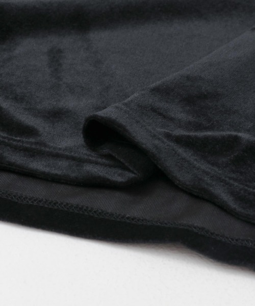 URBAN RESEARCH ROSSO WOMEN（アーバンリサーチ　ロッソ）の「シアーベロアスリットデザインカットソー（Tシャツ/カットソー・レディース・グリーン系その他/ベージュ系その他/ブラック・FREE）」の20枚目の写真