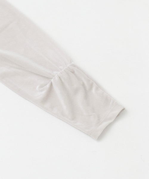 URBAN RESEARCH ROSSO WOMEN（アーバンリサーチ　ロッソ）の「シアーベロアスリットデザインカットソー（Tシャツ/カットソー・レディース・グリーン系その他/ベージュ系その他/ブラック・FREE）」の21枚目の写真