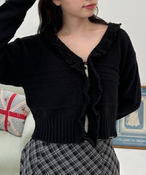 Birthday room（バースデイルーム）の「フリルカラーフックカーデ