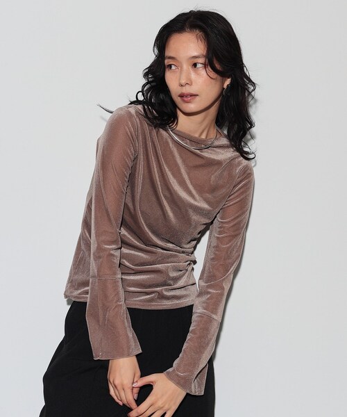 GALLEST(ギャレスト)の「◆カシュクールベロア(Tシャツ/カットソー・レディース・ベージュ/ブルーグリーン/ブラック・38)」の4枚目の写真