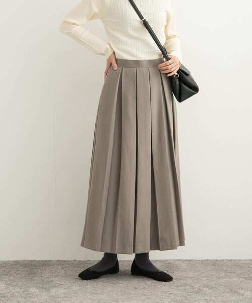 URBAN RESEARCH DOORS（アーバンリサーチドアーズ）の「『UR TECH SMOOTHLUXE』ワイドピッチプリーツスカート（スカート・レディース・ブラック/チャコールグレー/ライトカーキ・MEDIUM）」の16枚目の写真