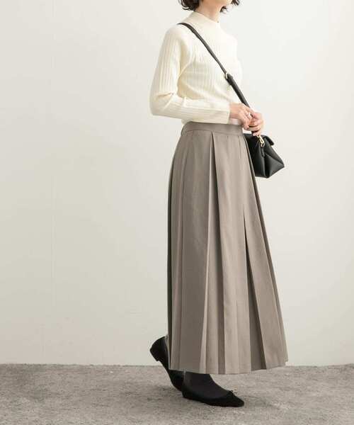 URBAN RESEARCH DOORS（アーバンリサーチドアーズ）の「『UR TECH SMOOTHLUXE』ワイドピッチプリーツスカート（スカート・レディース・ブラック/チャコールグレー/ライトカーキ・MEDIUM）」の18枚目の写真