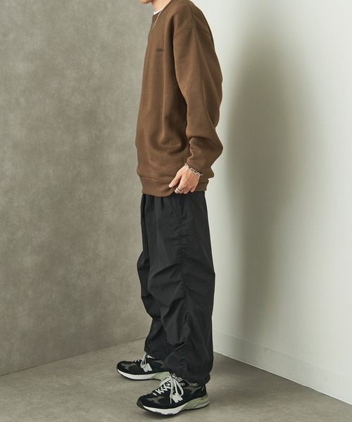 MAISON CLUB(メゾンクラブ)の「【MAISON CLUB】フロントロゴ刺繍スウェット / World Language Sweater 裏起毛 オーバーサイズ(スウェット・メンズ・ブラウン/グレー/ブラック/ホワイト・XL/L)」の11枚目の写真