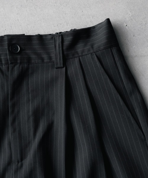 Two tuck wide straight stripe slacks / 2タックワイドストレート