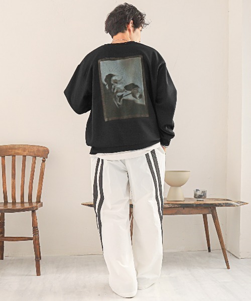 LUXSTYLE(ラグスタイル)の「フラワーグラフィックオーガンジー貼り付けプリントトレーナー(スウェット・メンズ・ホワイト/ブラック・L/M)」の19枚目の写真
