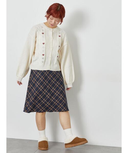 ehka sopo（エヘカソポ）の「花刺繍カーディガン（カーディガン/ボレロ・レディース・ミント/キナリ/ネイビー/グレー・F）」の12枚目の写真