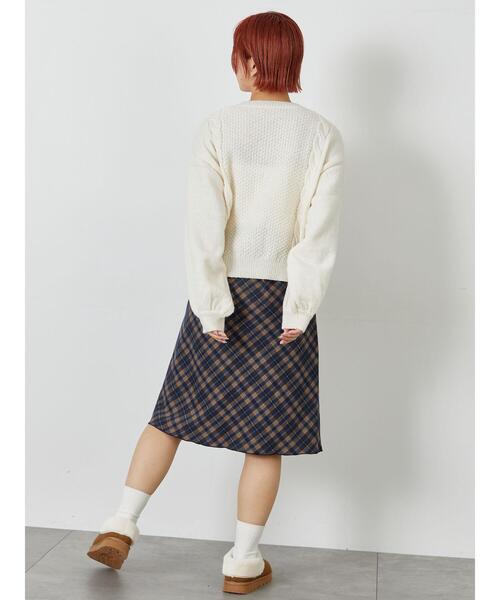 ehka sopo（エヘカソポ）の「花刺繍カーディガン（カーディガン/ボレロ・レディース・ミント/キナリ/ネイビー/グレー・F）」の14枚目の写真