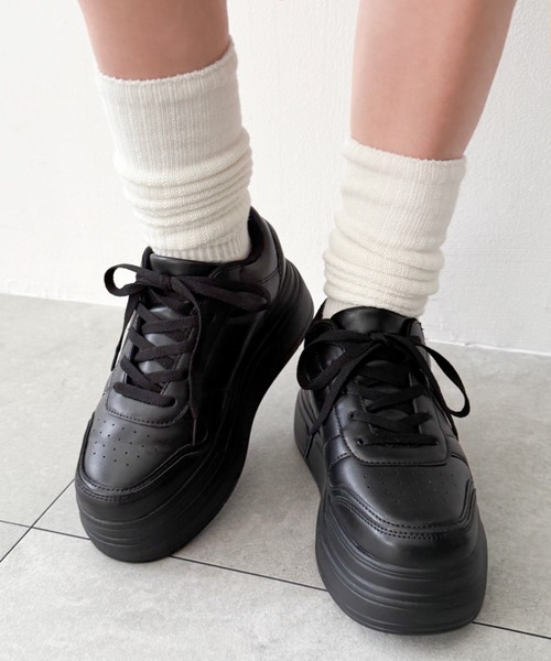 WEGO（ウィゴー）の「WEGO/ボリュームレースアップ厚底スニーカー（スニーカー・レディース・ライトピンク/ブラック/ホワイト/レッド/ブラック系その他・MEDIUM/LARGE/SMALL）」の6枚目の写真