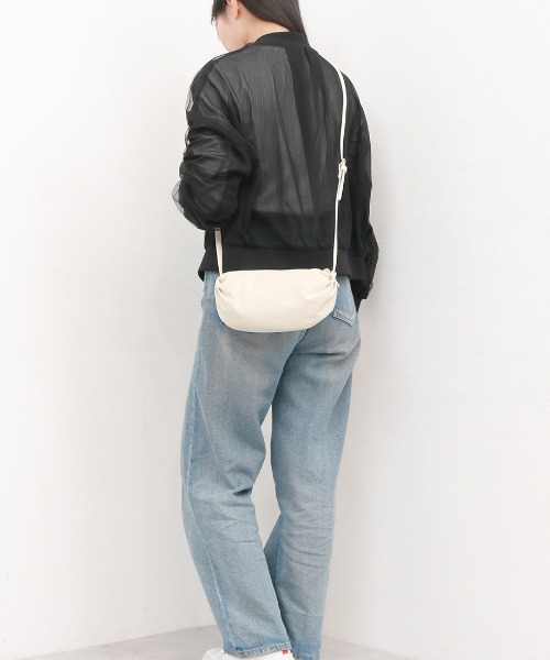 cache cache(カシュ カシュ)の「カシュカシュ cachecache / ギョウザ型ミニショルダー(ショルダーバッグ・レディース・キャメル/イエロー/シルバー/アイボリー/ブラック・FREE)」の12枚目の写真