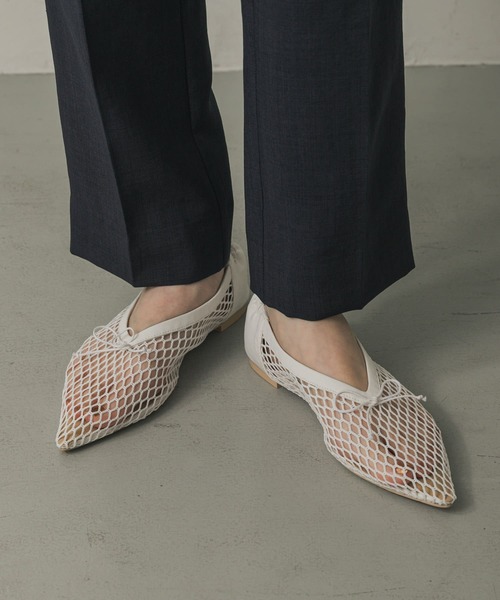 SENSE OF PLACE by URBAN RESEARCH（センスオブプレイスバイアーバンリサーチ）の「メッシュポインテッドシューズ（バレエシューズ・レディース・アイボリー/ブラック・SMALL/MEDIUM/LARGE）」の3枚目の写真