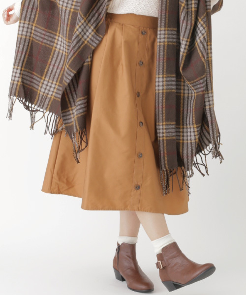 earth music&ecology（アースミュージックアンドエコロジー）の「フロントボタンミディスカート（スカート・レディース・ブラック/カーキ/ウッド/キャメル・FREE）」の4枚目の写真